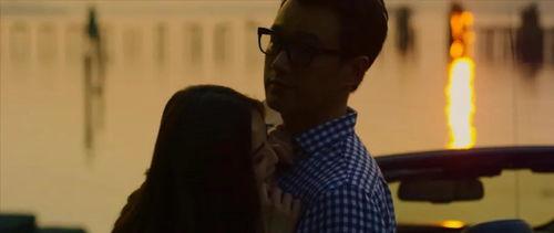 国产电影淋雨视频,情感倾泻下的心灵共鸣